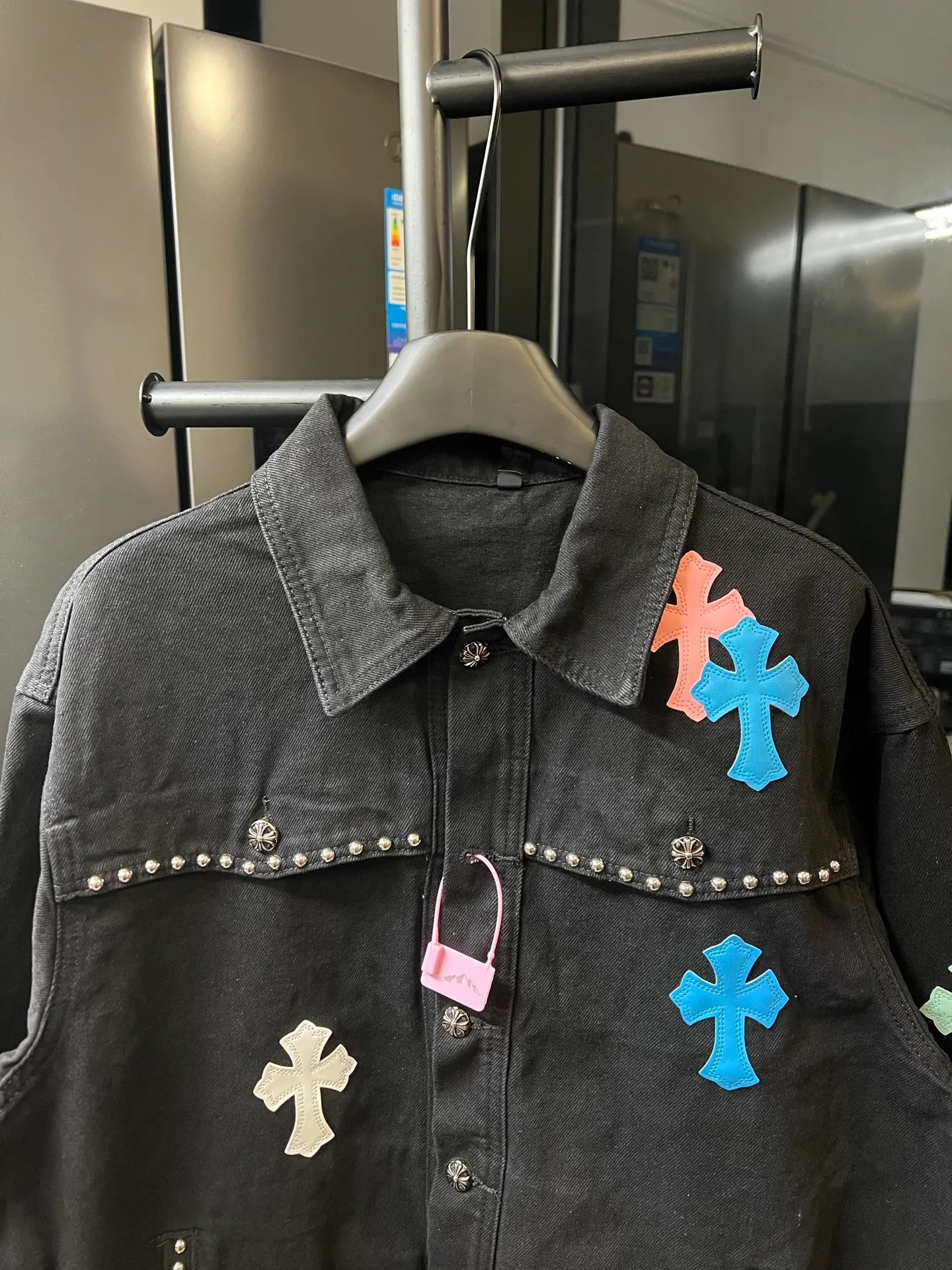 P280 [next day] Chrome Heart/Chrome Heart 25FW rivet colorful leather embroidered high-tech denim jacket (black) Size: 46 48 50 52 (corresponding to s-xl) Detailed sizes can be found in Figure 9